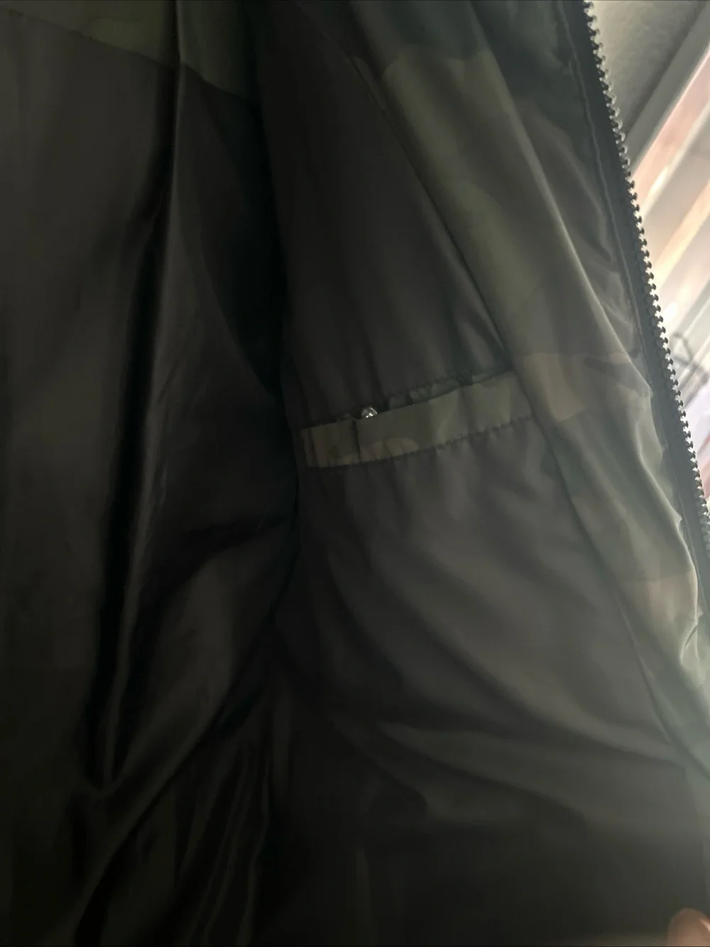 H&M Men's Camouflage Puffer Jacket - Green & Black